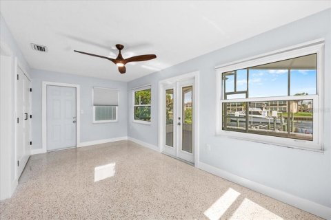 Casa en venta en New Port Richey, Florida, 2 dormitorios, 91.6 m2 № 2383792 - foto 17