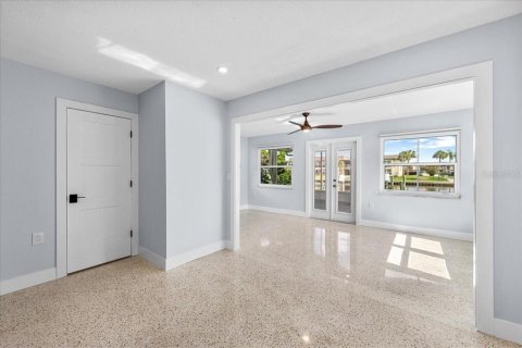Casa en venta en New Port Richey, Florida, 2 dormitorios, 91.6 m2 № 2383792 - foto 11