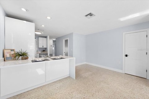 Casa en venta en New Port Richey, Florida, 2 dormitorios, 91.6 m2 № 2383792 - foto 8