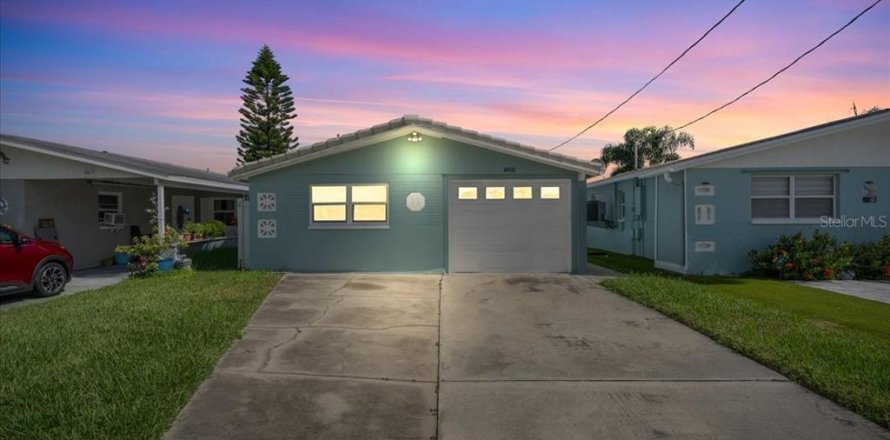 Casa en New Port Richey, Florida 2 dormitorios, 91.6 m2 № 2383792