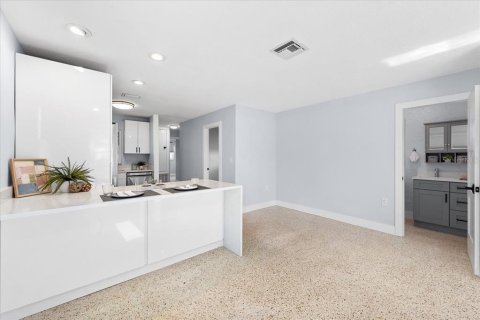 Casa en venta en New Port Richey, Florida, 2 dormitorios, 91.6 m2 № 2383792 - foto 9