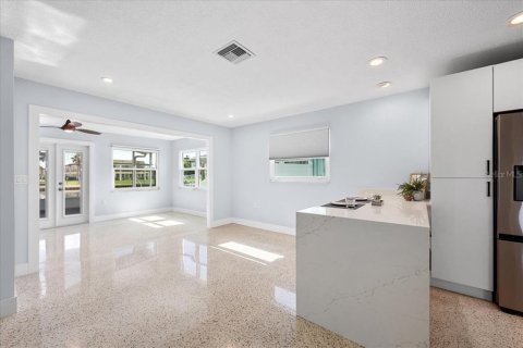 Casa en venta en New Port Richey, Florida, 2 dormitorios, 91.6 m2 № 2383792 - foto 6