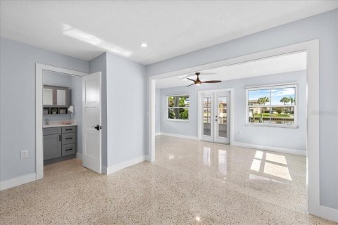 Casa en venta en New Port Richey, Florida, 2 dormitorios, 91.6 m2 № 2383792 - foto 10