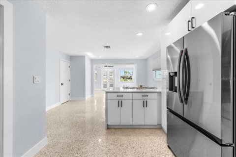 Casa en venta en New Port Richey, Florida, 2 dormitorios, 91.6 m2 № 2383792 - foto 12