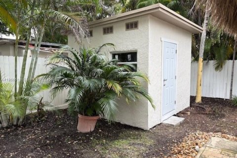 House in Miami, Florida 3 bedrooms № 2011388 - photo 17