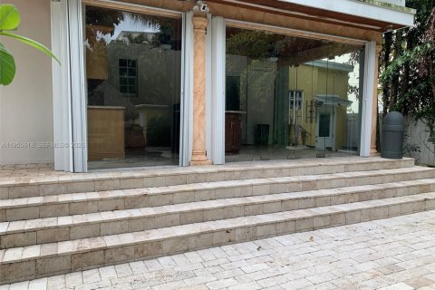 House in Miami, Florida 3 bedrooms № 2011388 - photo 7