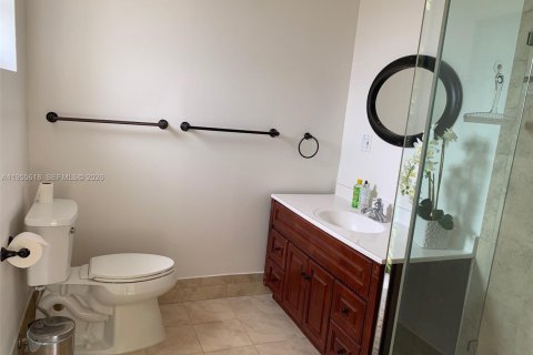House in Miami, Florida 3 bedrooms № 2011388 - photo 9