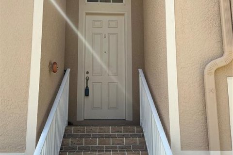 Townhouse in Seminole, Florida 3 bedrooms, 193.98 sq.m. № 2427076 - photo 3