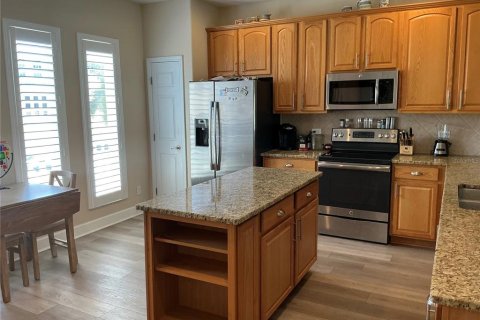 Townhouse in Seminole, Florida 3 bedrooms, 193.98 sq.m. № 2427076 - photo 10
