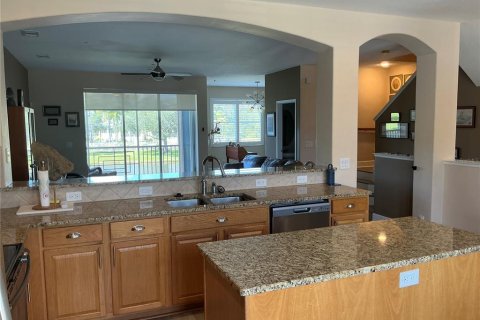 Townhouse in Seminole, Florida 3 bedrooms, 193.98 sq.m. № 2427076 - photo 11
