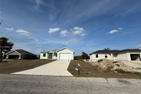 House in LaBelle, Florida 3 bedrooms, 155.43 sq.m. № 1736067 - photo 4