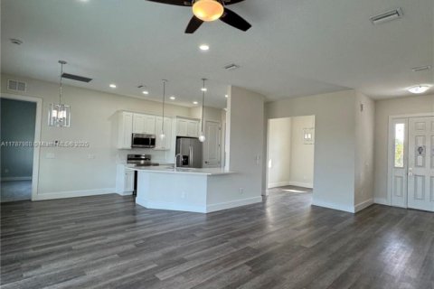 House in LaBelle, Florida 3 bedrooms, 155.43 sq.m. № 1736067 - photo 7