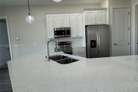House in LaBelle, Florida 3 bedrooms, 155.43 sq.m. № 1736067 - photo 15