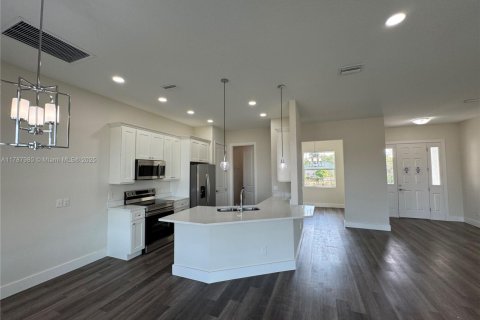 House in LaBelle, Florida 3 bedrooms, 155.43 sq.m. № 1736067 - photo 14