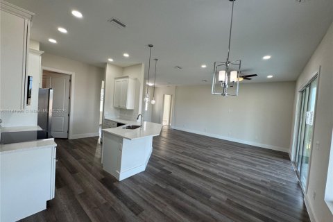 House in LaBelle, Florida 3 bedrooms, 155.43 sq.m. № 1736067 - photo 5