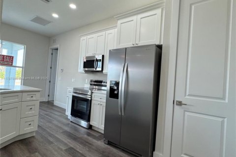 House in LaBelle, Florida 3 bedrooms, 155.43 sq.m. № 1736067 - photo 10