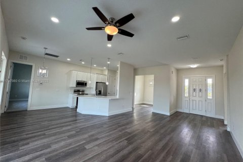 House in LaBelle, Florida 3 bedrooms, 155.43 sq.m. № 1736067 - photo 6
