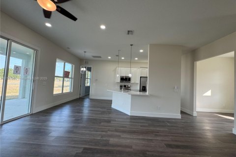 House in LaBelle, Florida 3 bedrooms, 155.43 sq.m. № 1736067 - photo 16