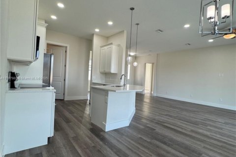 House in LaBelle, Florida 3 bedrooms, 155.43 sq.m. № 1736067 - photo 17