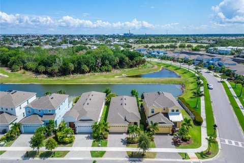 House in Apollo Beach, Florida 3 bedrooms, 140.47 sq.m. № 2142286 - photo 2