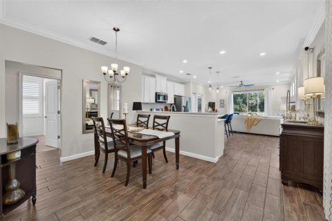 House in Apollo Beach, Florida 3 bedrooms, 140.47 sq.m. № 2142286 - photo 8