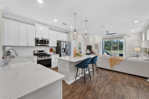 House in Apollo Beach, Florida 3 bedrooms, 140.47 sq.m. № 2142286 - photo 10