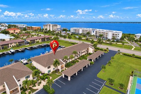 Condo à Punta Gorda, Floride, 2 chambres  № 2433335