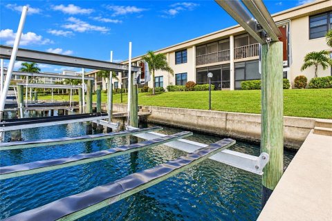 Copropriété à vendre à Punta Gorda, Floride: 2 chambres, 103.21 m2 № 2433335 - photo 26