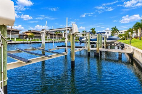 Copropriété à vendre à Punta Gorda, Floride: 2 chambres, 103.21 m2 № 2433335 - photo 27
