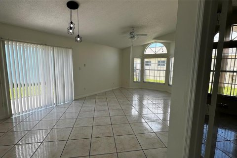 House in Kissimmee, Florida 3 bedrooms, 102.84 sq.m. № 1882883 - photo 19