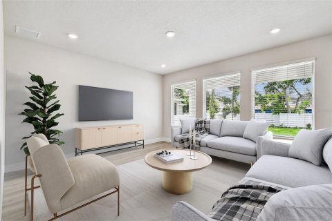 Casa en venta en Tampa, Florida, 4 dormitorios, 247.12 m2 № 1837646 - foto 13
