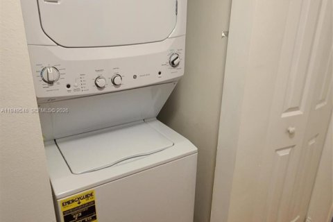 Condominio en venta en Cutler Bay, Florida, 2 dormitorios, 75.16 m2 № 2008522 - foto 8