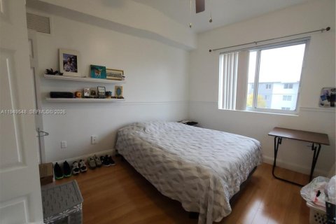 Condominio en venta en Cutler Bay, Florida, 2 dormitorios, 75.16 m2 № 2008522 - foto 11