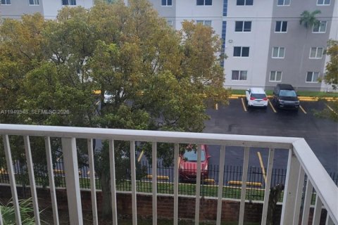 Condominio en venta en Cutler Bay, Florida, 2 dormitorios, 75.16 m2 № 2008522 - foto 5