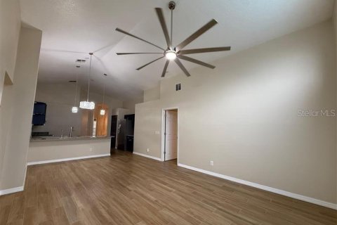 House in Davenport, Florida 5 bedrooms, 180.23 sq.m. № 1911400 - photo 23