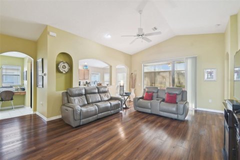House in Hudson, Florida 2 bedrooms, 141.4 sq.m. № 1772973 - photo 14