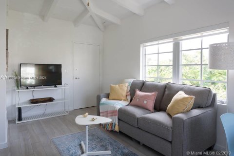 Condo in Miami Beach, Florida, 2 bedrooms  № 1867120 - photo 8
