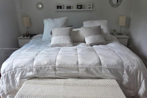 Купить кондоминиум в Тамарак, Флорида 2 спальни, 80.36м2, № 1944591 - фото 7