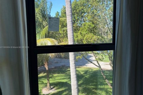 Купить кондоминиум в Тамарак, Флорида 2 спальни, 80.36м2, № 1944591 - фото 3