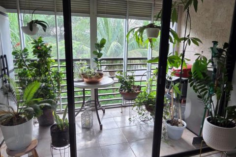 Купить кондоминиум в Тамарак, Флорида 2 спальни, 80.36м2, № 1944591 - фото 14