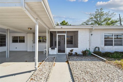 Villa ou maison à louer à Largo, Floride: 2 chambres, 71.35 m2 № 1615609 - photo 2