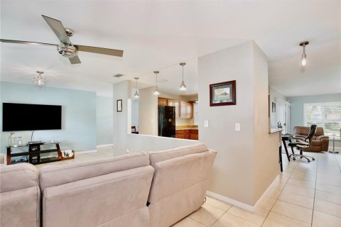 Casa en venta en Orlando, Florida, 3 dormitorios, 143.44 m2 № 1849574 - foto 3