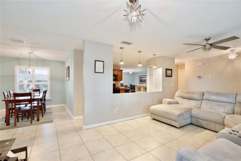 Casa en venta en Orlando, Florida, 3 dormitorios, 143.44 m2 № 1849574 - foto 6