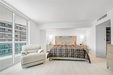 Condominio en venta en Miami, Florida, 3 dormitorios, 203.36 m2 № 1933000 - foto 24