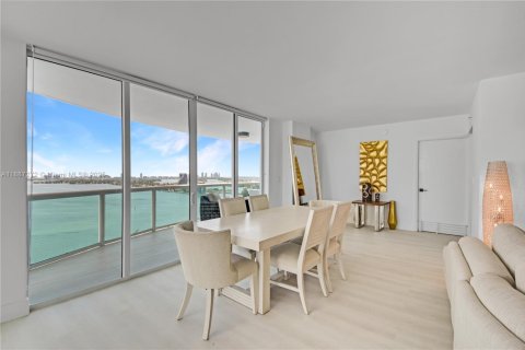 Condo in Miami, Florida, 3 bedrooms  № 1933000 - photo 8