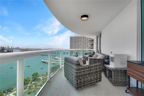 Condominio en venta en Miami, Florida, 3 dormitorios, 203.36 m2 № 1933000 - foto 29