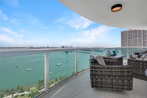 Condo in Miami, Florida, 3 bedrooms  № 1933000 - photo 28