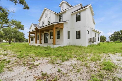 House in Sarasota, Florida 6 bedrooms, 423.17 sq.m. № 2211942 - photo 12