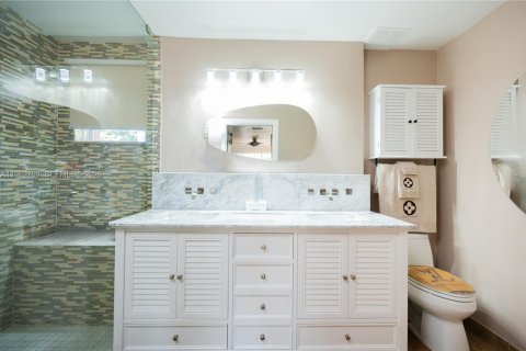 House in Plantation, Florida 3 bedrooms, 161.65 sq.m. № 2027239 - photo 4