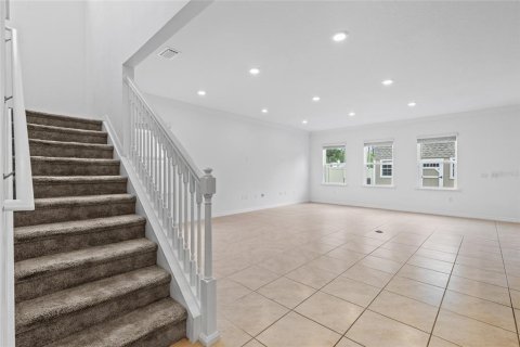 Casa en venta en Newberry, Florida, 6 dormitorios, 292.36 m2 № 1765248 - foto 2